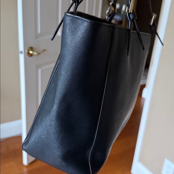 Tory Burch York Buckle Large Tote Black Saffiano Leather Like New - Picture 7 of 17
